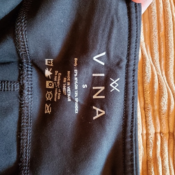 *SOLD* Vina NWOT laser cut design black capri. - Picture 2 of 4